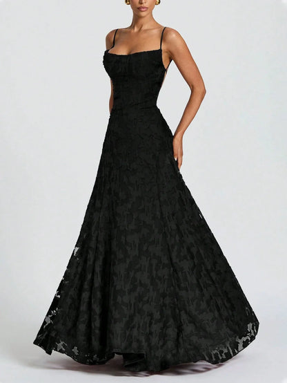 Lysandra - Robe maxi en dentelle ajustée