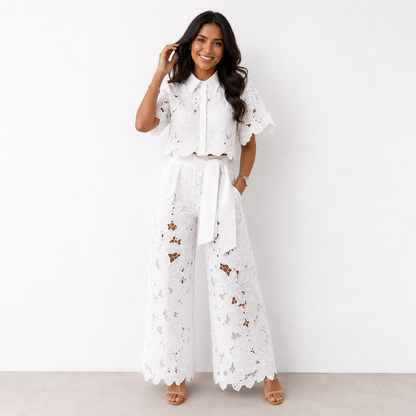 Cynthia - Blouse en dentelle et pantalon