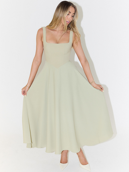 Alta - Robe midi cintrée avec décolleté carré