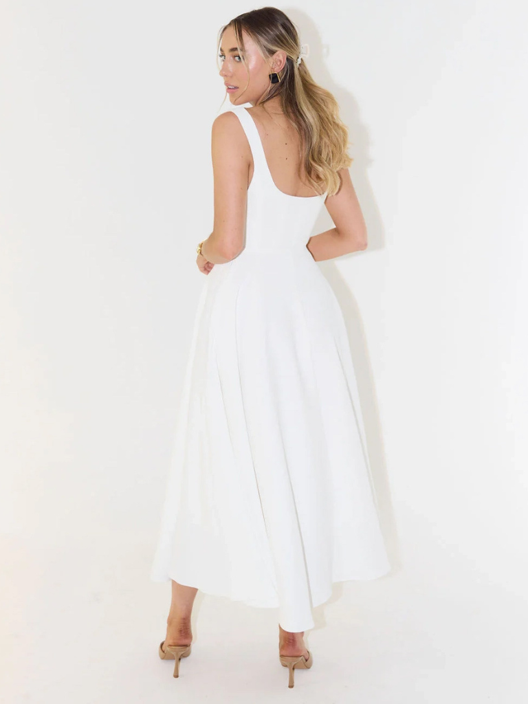 Alta - Robe midi cintrée avec décolleté carré