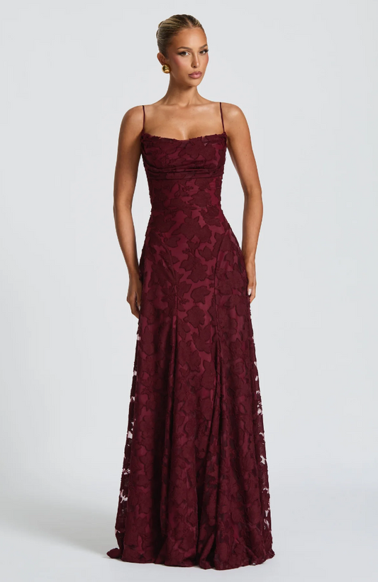 Lysandra - Robe maxi en dentelle ajustée
