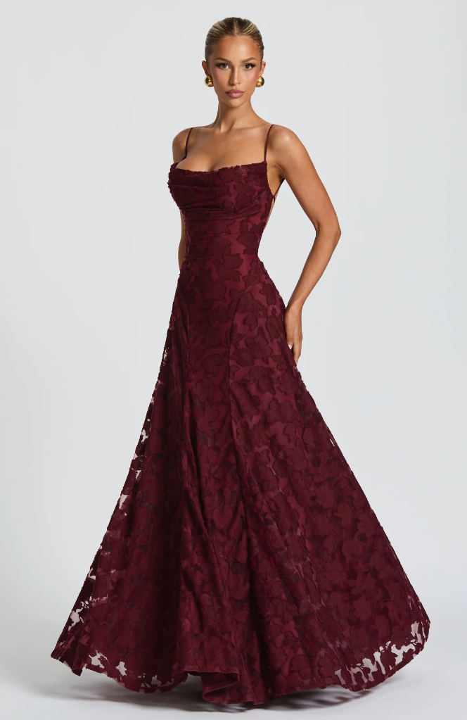 Lysandra - Robe maxi en dentelle ajustée