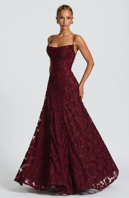Lysandra - Robe maxi en dentelle ajustée