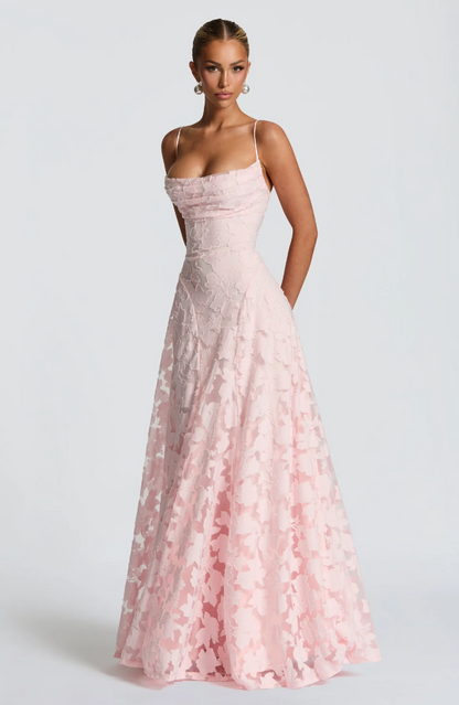 Lysandra - Robe maxi en dentelle ajustée